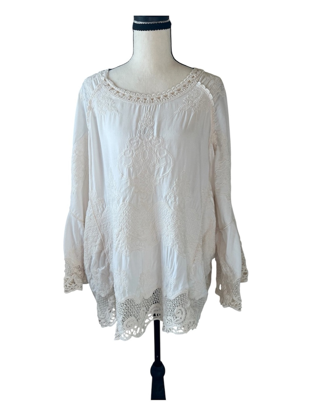 Solitaire Cream Boho Embroidered Crochet-Trim Peasant Top Women’s 1X Festival